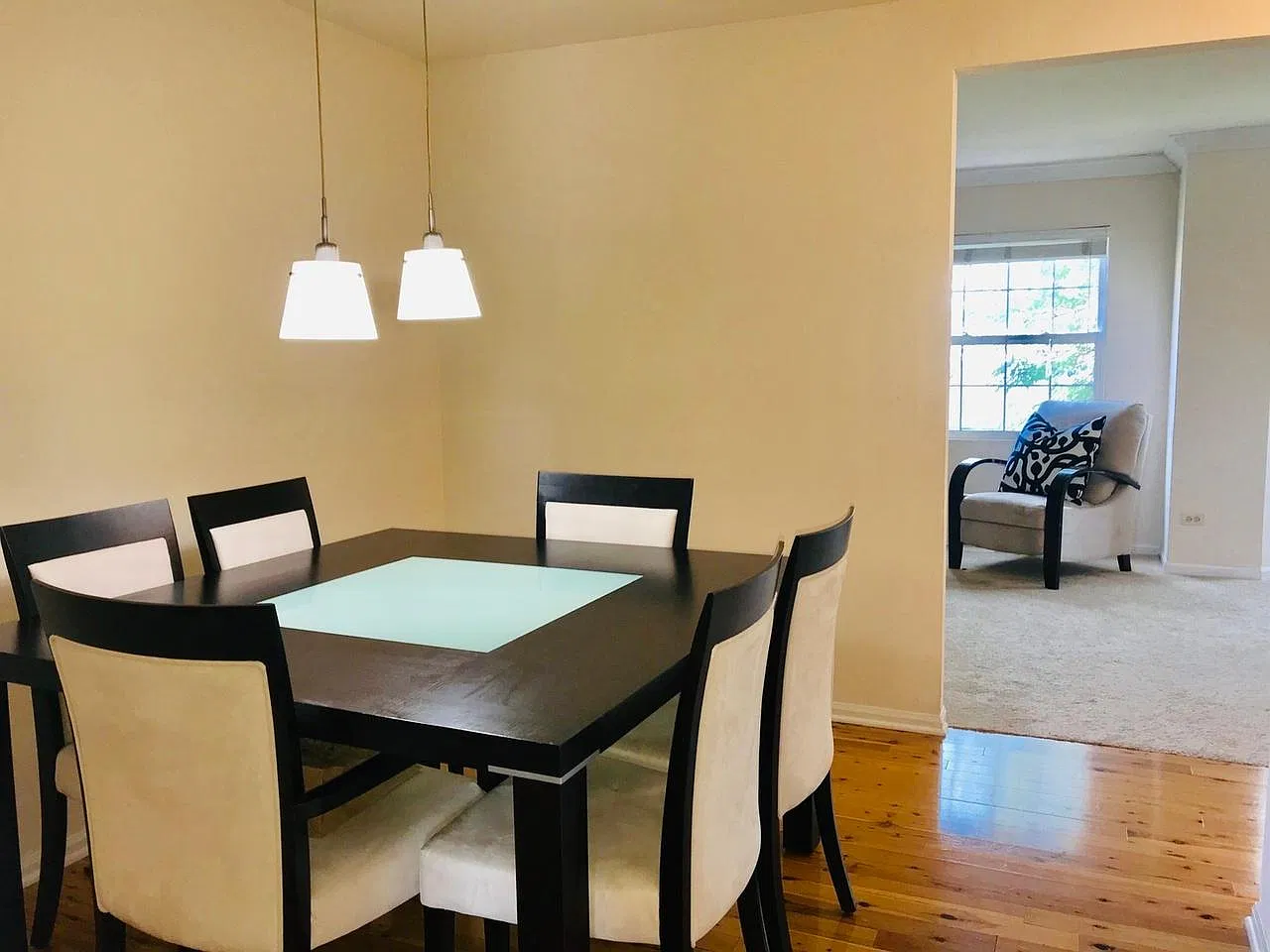 4 bed, 2.5 bath, 1950 sqft, $2,700 — Photo 3
