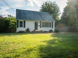 5 Pettine St, East Greenwich, RI 02818