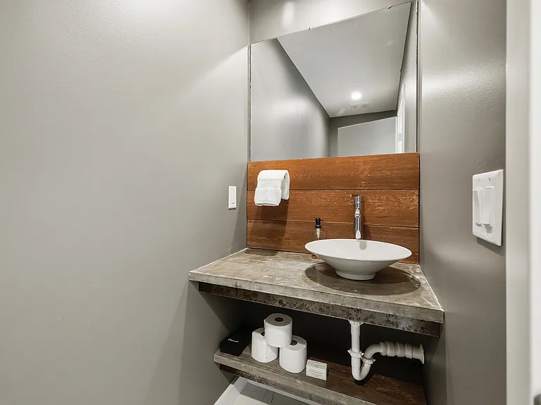 10024 Town Line Rd — Photo 30