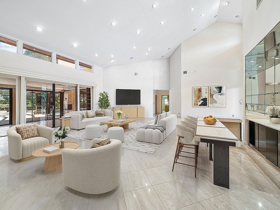 1st image of 4952 Bocaire Boulevard