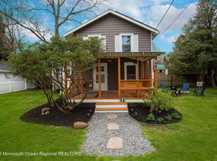 616 Riverside Dr, Bayville, NJ 08721