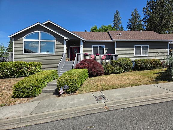 2nd image of 212 Wagon Wheel Dr