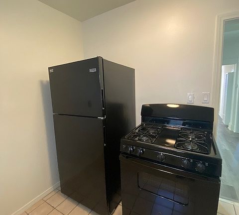 2nd image of 7711 Santa Monica Blvd