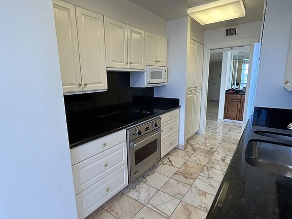 5th image of 1820 Avenida Del Mundo Unit 1502