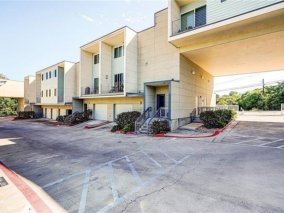 3rd image of 604 N Bluff Dr Unit 203