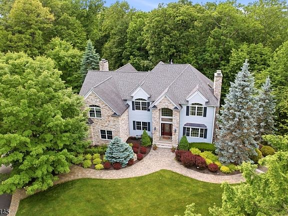 2nd image of 4 Windemere Way