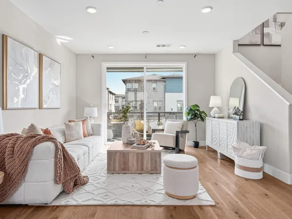 875 Cotati Ter #4, Sunnyvale, CA 94085