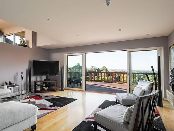 3rd image of 25 Hallmark Cir