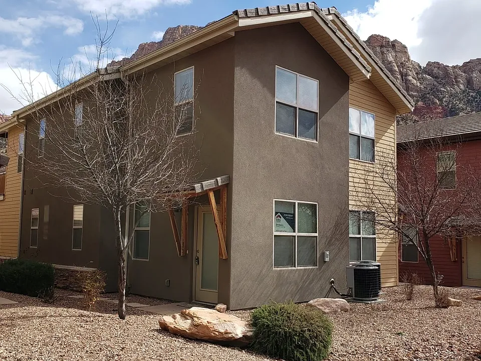77 Juniper Ln #103