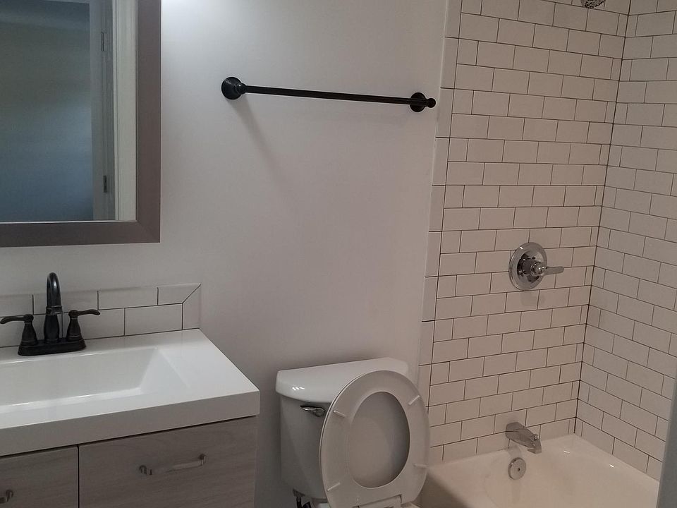1st image of 2 Lockwood Pl #2