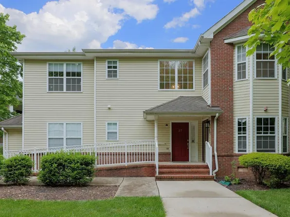27 Forest Dr, Piscataway, NJ 08854