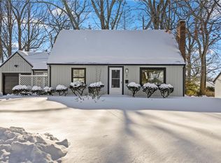 42 Bretton Woods Dr, Cranston, RI 02920