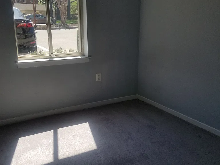5 W Lee St #R51 — Photo 8