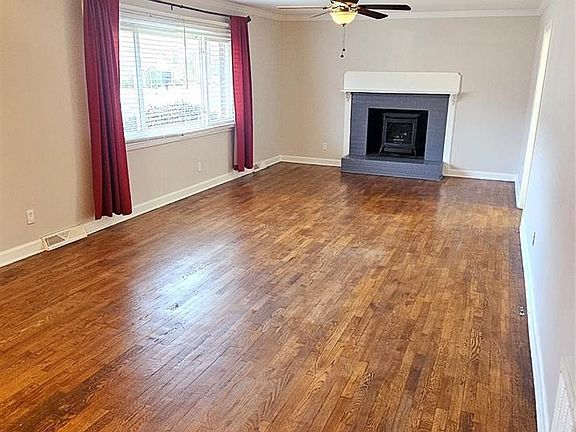 5th image of 1060 Laurel Ln