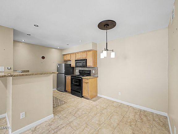 5th image of 4410 N LONGVIEW Avenue #115