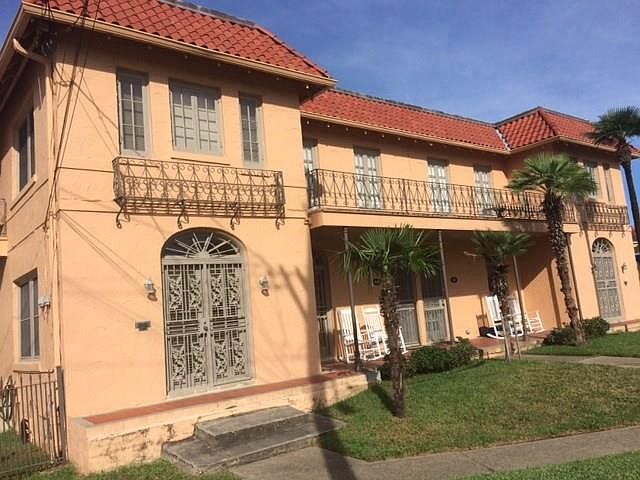 1st image of 809 Moss St
