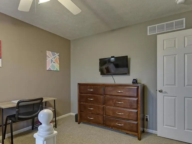 2302 Quartz Dr — Photo 12