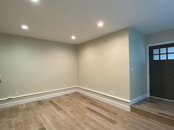 3rd image of 2477 Lombard St