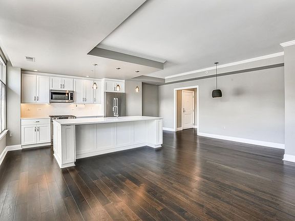 3rd image of 4915 Hampden Ln Unit 101