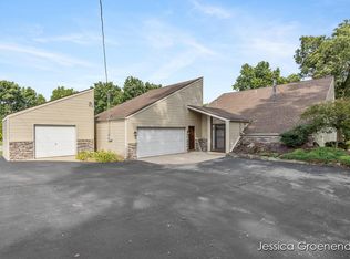 190 N Patterson Rd, Wayland, MI 49348