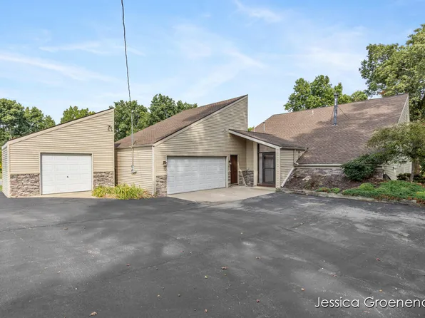 190 N Patterson Rd, Wayland, MI 49348