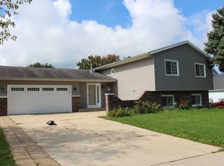 4220 Stoneham Ln NW, Rochester, MN 55901