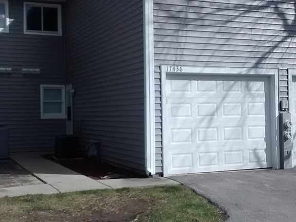 5th image of 17436 W Chestnut Ln #7D