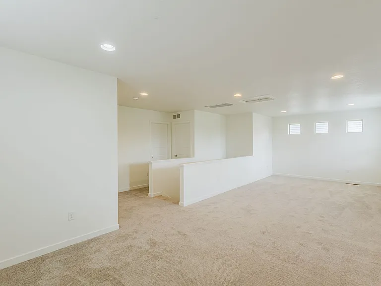 2656 Champagne Ave — Photo 30