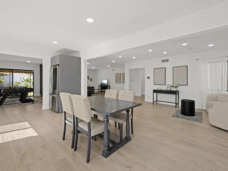 2617 S Beverly Dr — Photo 46