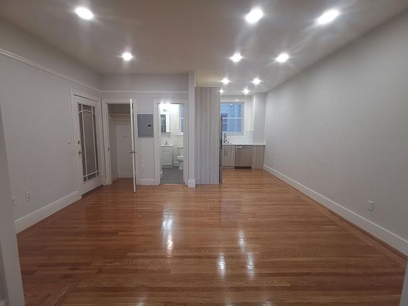 3rd image of 1355 Hayes St