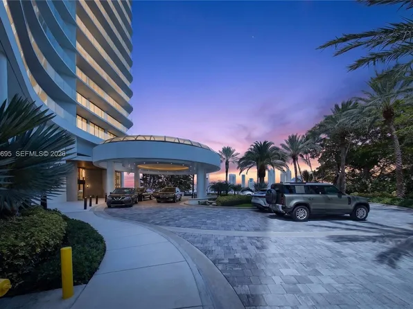 2800 Island Blvd APT 302, Aventura, FL 33160