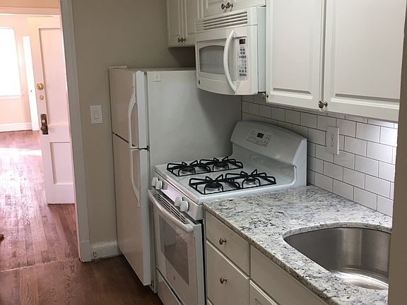 Kitchen 14'x7'