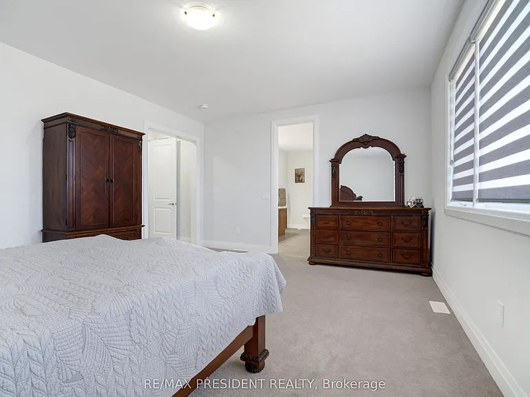 142 Prince Charles Cres — Photo 29