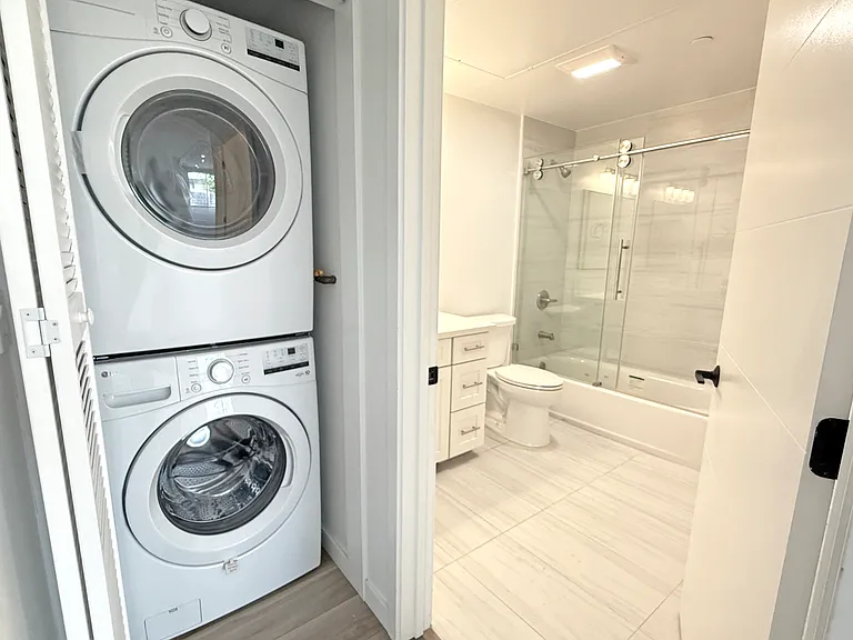 10934 Peach Grove St #201 — Photo 37