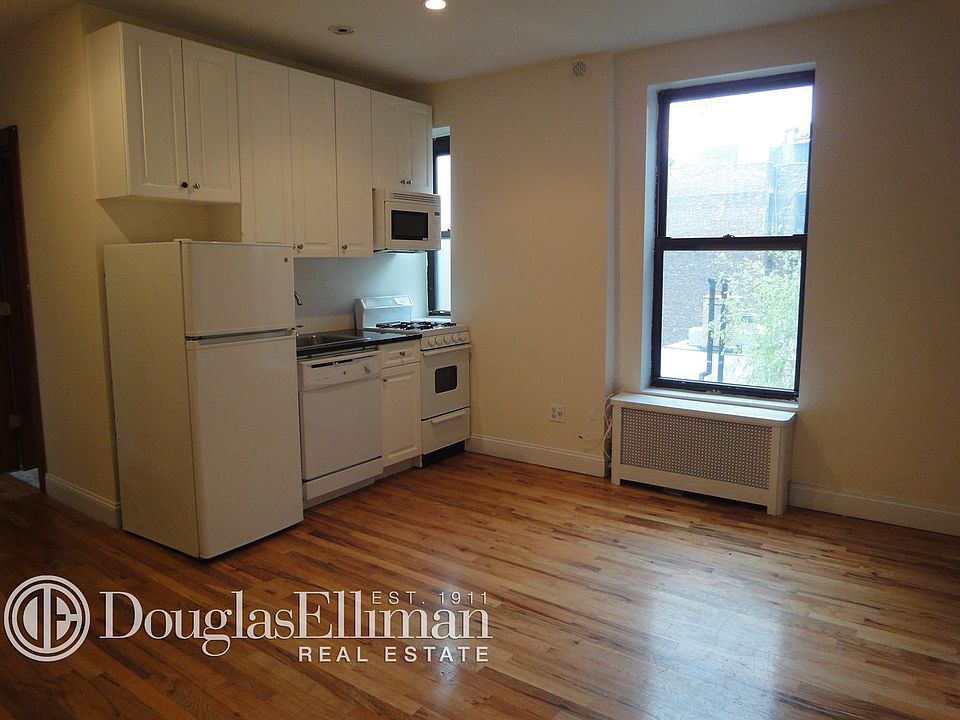 1st image of 27 1/2 Morton St APT 20