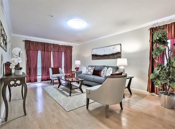 3rd image of 2675 Shannon Dr