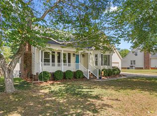 102 Westgate Dr, Elon, NC 27244