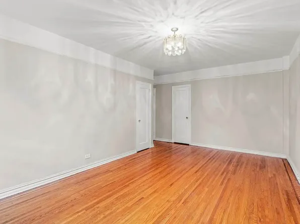 300 Ocean Parkway image 10 of 16