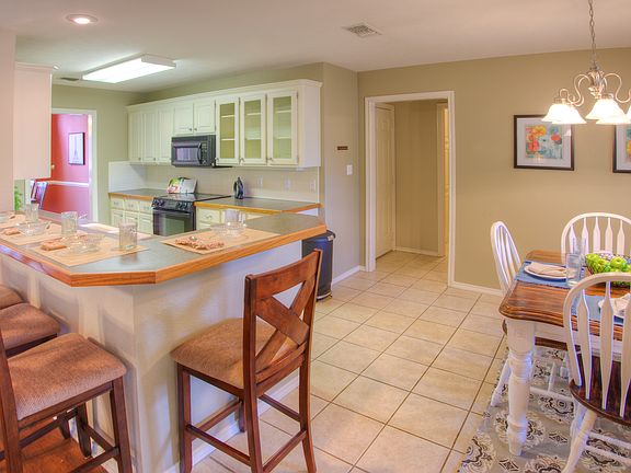 5th image of 5814 Oak Hollow Pl