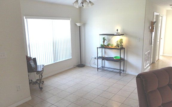 4th image of 10 Seaside Ct