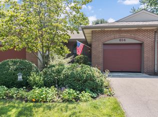 614 Spring Lane Dr, Holland, MI 49423