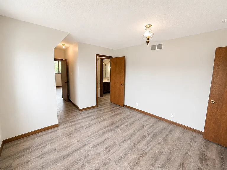 4284 Jefferson St — Photo 36