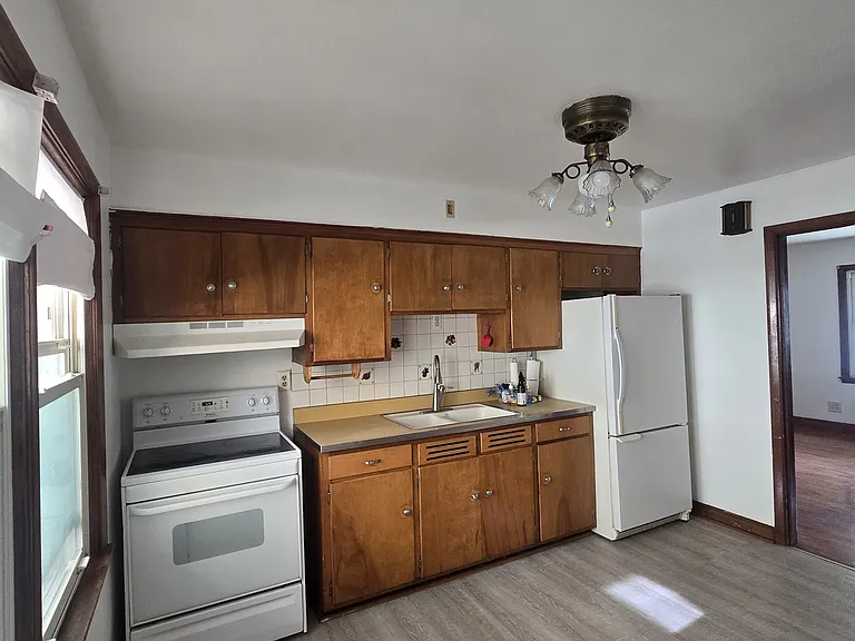 1524 Jackson St — Photo 7
