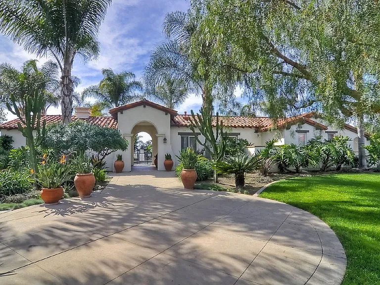 6057 Paseo Carreta — Photo 37