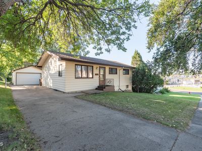 719 N 27th St, Bismarck, ND, 58501