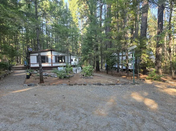 100 Linkhart Dr, Selma, OR 97538