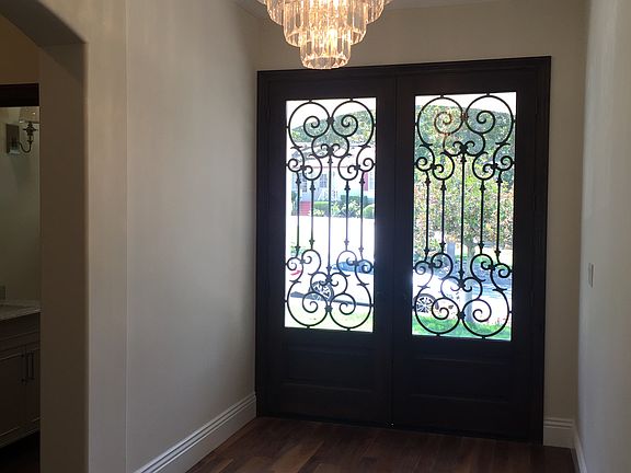 3rd image of 5053 Crown Ave