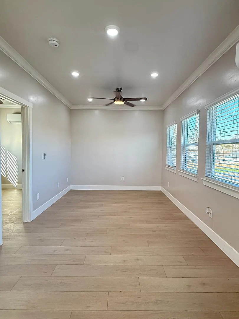 1367 Harris Ave - 1367 Harris Ave — Photo 1