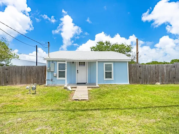 404 E North St, Rockport, TX 78382