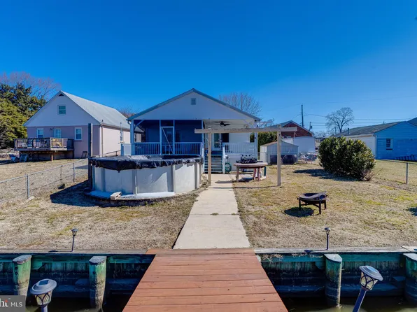 808 Creek Rd, Baltimore, MD 21221